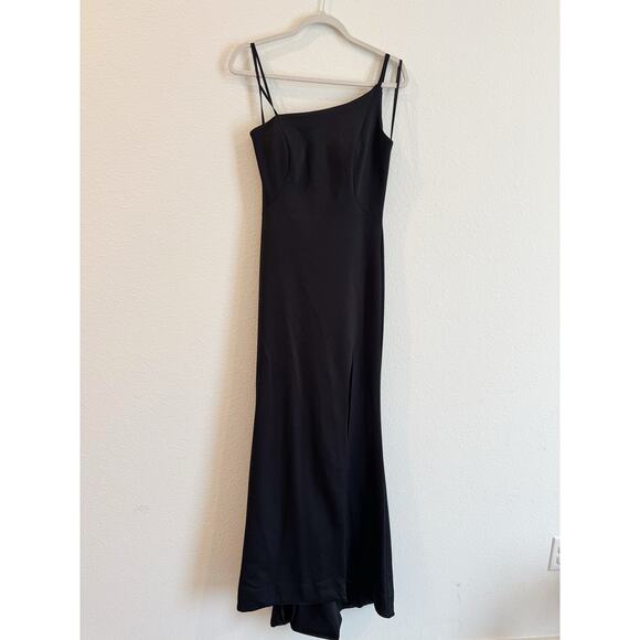 La Femme One Shoulder Black Gown With Side Slit Formal Dress Size 6 - Picture 2 of 5